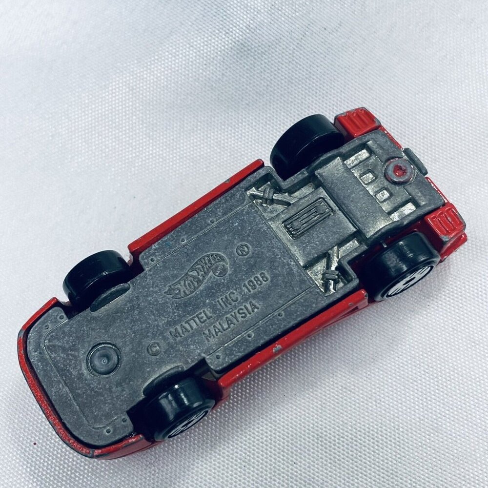 F40 Ferrari Red Tan Interior Opening Hatch Metal Base Diecast HOT WHEELS 1988 - Picture 6 of 14